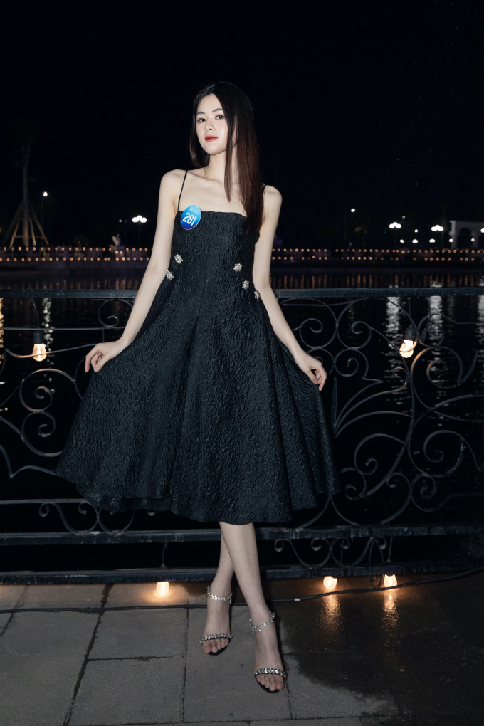 Top 64 Miss World Vietnam khoe sắc với áo dài, Lương Thùy Linh - Kiều Loan đúng là ở 1 đẳng cấp khác