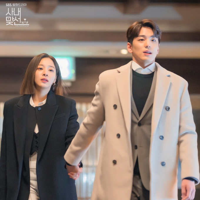 Hẹn hò chốn công sở: Tae Moo, Ha Ri gây sốt vì cảnh nóng nhưng cặp đôi phụ vẫn đi trước một bước