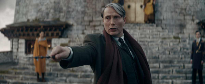 Fantastic Beasts đánh úp trailer mới toanh, cú sốc bất ngờ đến từ chính Dumbledore
