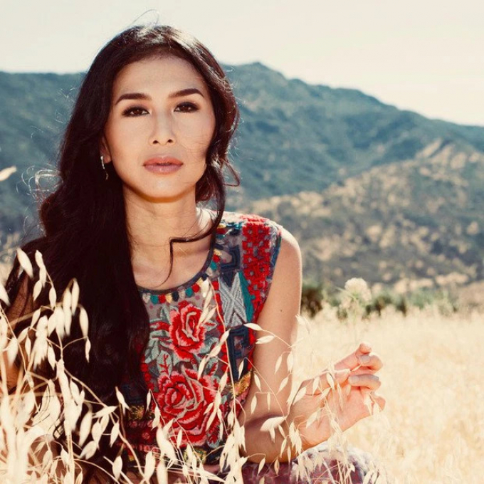 Danh tính nữ ca sĩ gốc Việt đầu tiên lập kỳ tích khi chiến thắng giải Grammy 2022