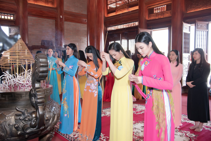 Top 64 Miss World Vietnam khoe sắc với áo dài, Lương Thùy Linh - Kiều Loan đúng là ở 1 đẳng cấp khác
