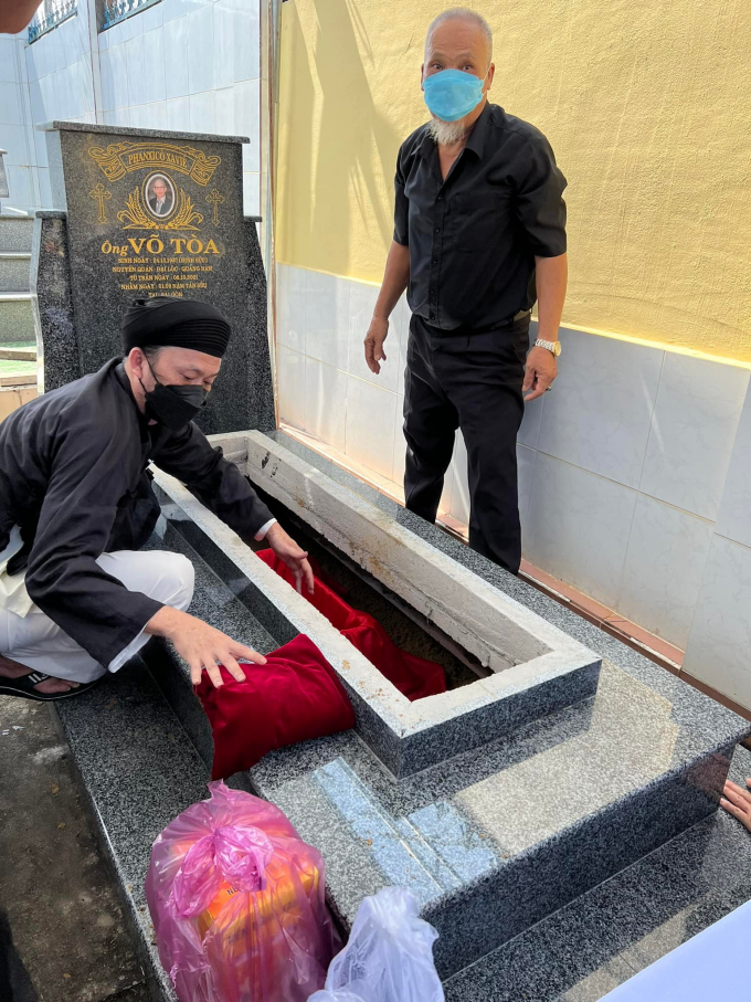 NSƯT Hoài Linh cùng Dương Triệu Vũ thực hiện tâm nguyện của bố, tiết lộ làm 1 việc suốt 6 tháng ở ẩn