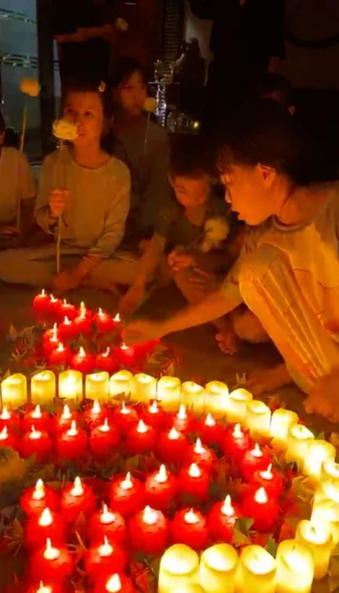 Em trai gửi lời chúc mừng sinh nhật Phi Nhung đẫm nước mắt, các con nuôi quây quần làm 1 điều đặc biệt Em trai gửi lời chúc mừng sinh nhật Phi Nhung đẫm nước mắt, các con nuôi quây quần làm 1 điều đặc biệt