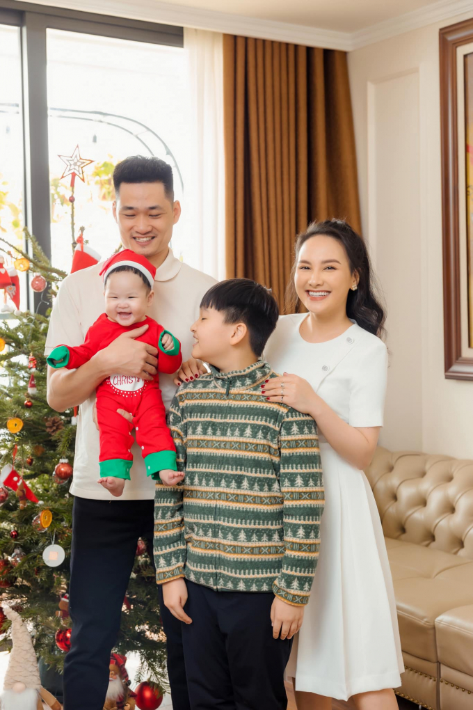 Cuộc sống như mơ của mẹ bỉm Bảo Thanh: nhan sắc vạn người mê, chồng yêu chiều toàn tặng quà tiền tỷ