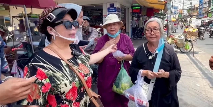 Nghệ sĩ Trang Thanh Xuân tuổi xế chiều phải bán vé số, sống không nơi nương tựa