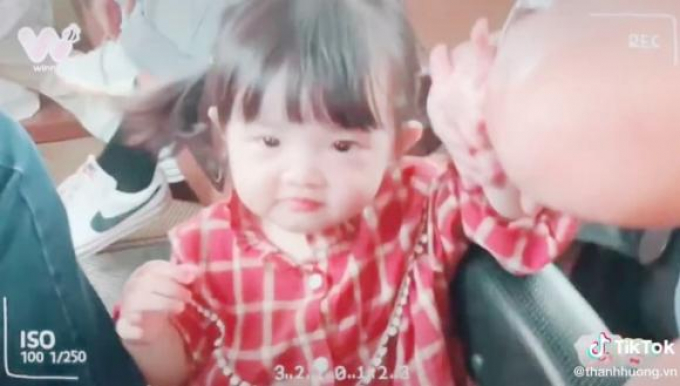 Winnie nhà Đông Nhi - Ông Cao Thắng gây sốt vì khoảnh khắc nói ngọng cực yêu và biểu cảm đốn tim fans Winnie nhà Đông Nhi - Ông Cao Thắng gây sốt vì khoảnh khắc nói ngọng cực yêu và biểu cảm đốn tim fans
