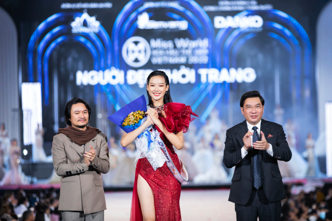 Lộ diện người đẹp đầu tiên vào thẳng Top 22 Miss World Việt Nam 2022: Cao 1m85, IELTS 8.0 đầy tiềm năng