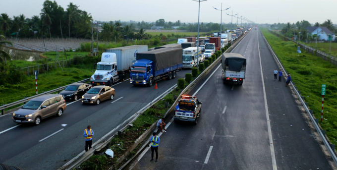 Lại xảy ra tai nạn nghiêm trọng trên cao tốc TP.HCM- Trung Lương