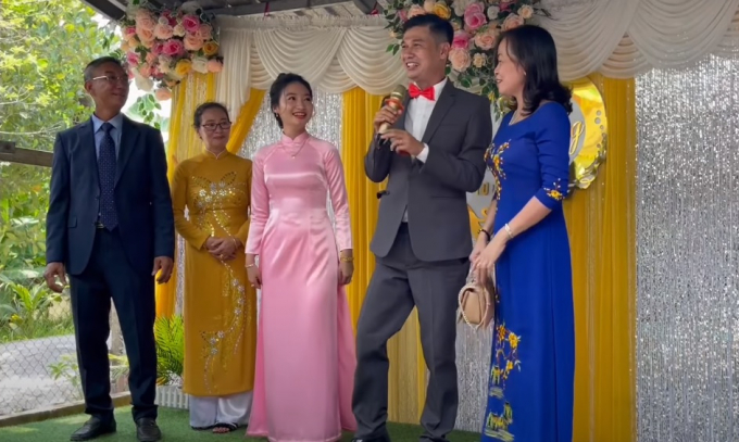 Cuộc sống tuổi 49 của Tiết Cương: Giàu ngầm, chơi xe cổ, vừa cưới vợ đẹp kém 26 tuổi