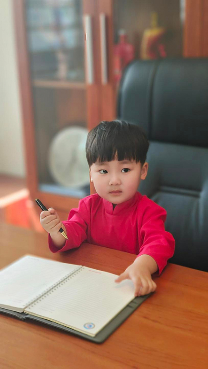 Hòa Minzy tiết lộ thần số học của bé Bo, netizen giật mình vì con số đặc biệt không phải ai cũng có
