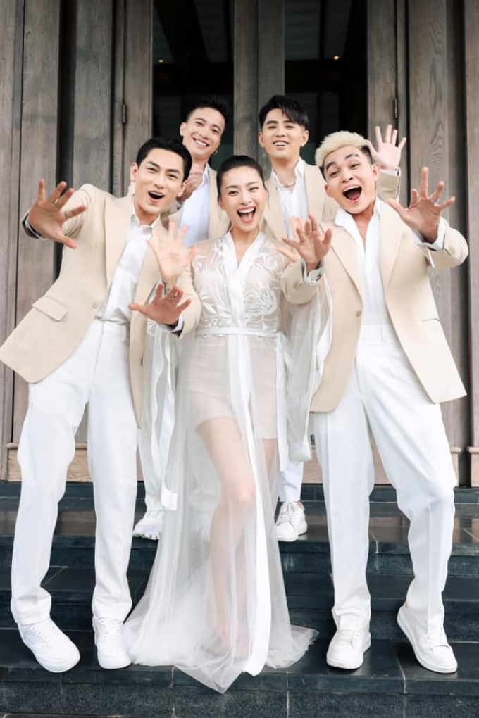 Trước giờ G đám cưới: Cô dâu Ngô Thanh Vân xinh đẹp đến nao lòng, 4 chàng phụ rể 365 cực điển trai