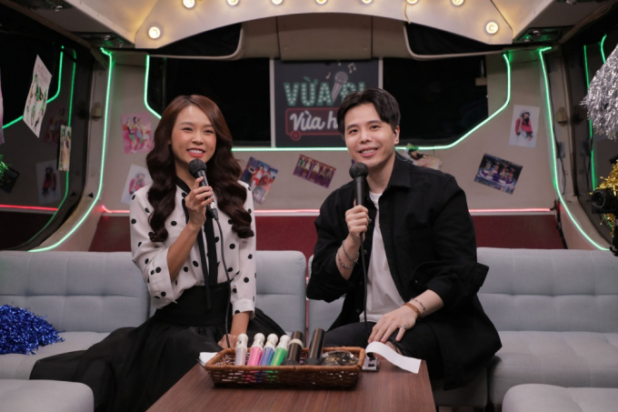 Sam diện váy trắng tinh khôi, cầm túi hiệu sang chảnh nhưng visual chuẩn nàng thơ mới khiến fans say đắm