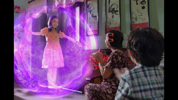 Lộ diện siêu năng lực của người ngoài hành tinh đầu tiên điện ảnh Việt