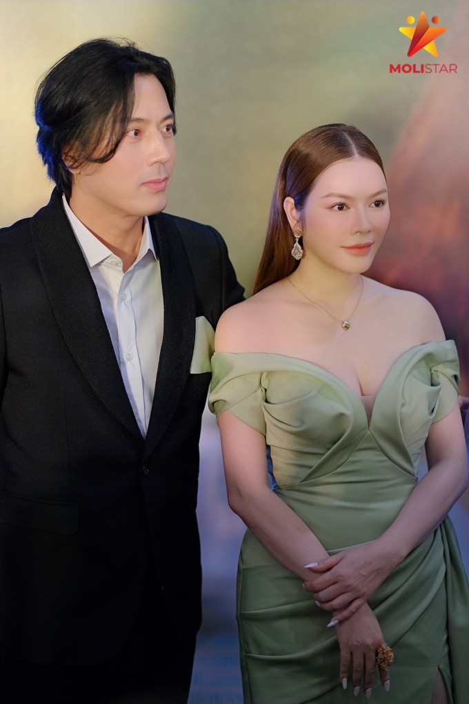 Khánh Vân, Wowy, Lâm Khánh Chi cùng dàn sao khủng chúc mừng Lý Nhã Kỳ ra mắt phim đóng cùng Han Jae Suk