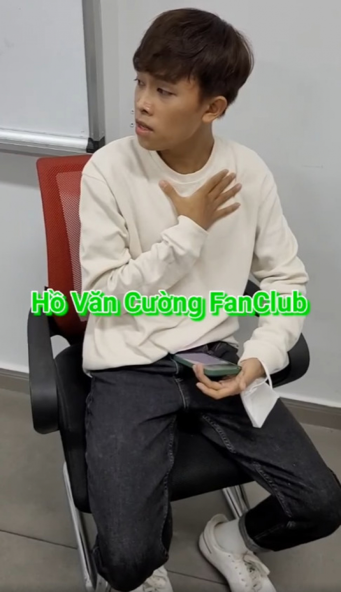 Fans ngỡ ngàng trước giọng hát thật của Hồ Văn Cường lúc tập hát trong hậu trường