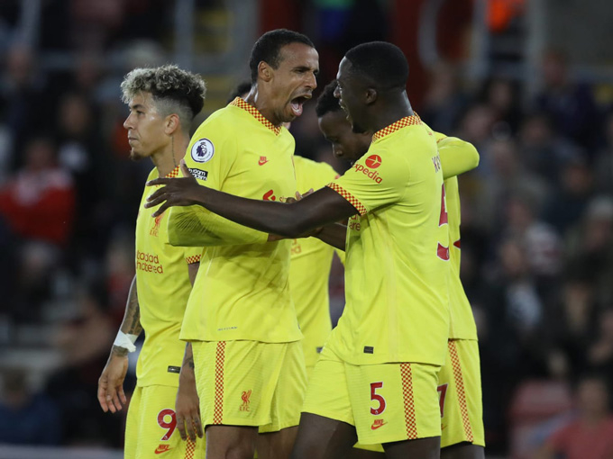 Southampton 1-2 Liverpool: The Kop quyết đua vô địch tới vòng cuối