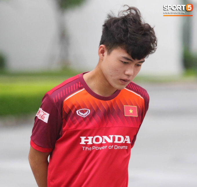 4 hot boy Gen Z đã đẹp trai lại đá bóng hay của U23 Việt Nam: Chị em thi nhau nhận chồng!