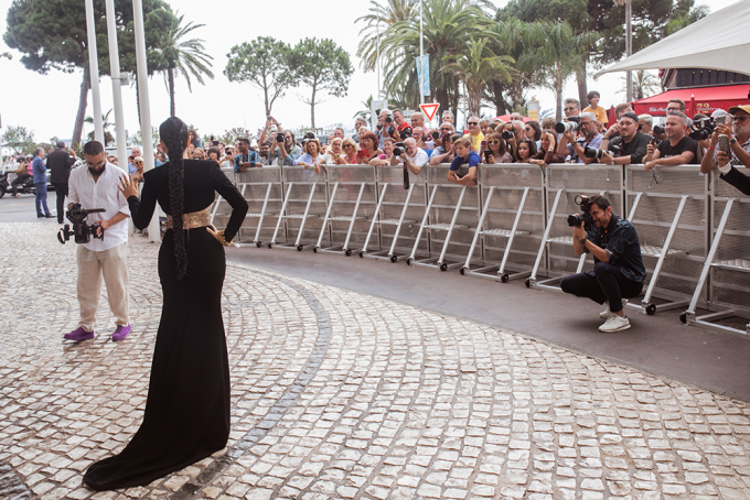 Lý Nhã Kỳ đeo trang sức 2 tỷ náo loạn thảm đỏ Cannes ngày thứ 4