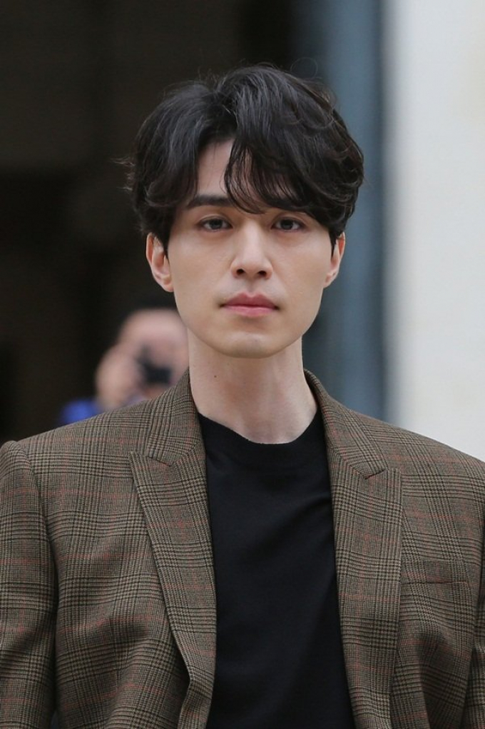 Lee Dong Wook muốn kết hôn trước tuổi 50, hứng thú với phụ nữ để tóc ngắn