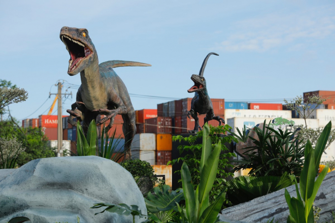 Công viên khủng long bất ngờ xuất hiện bên sông Sài Gòn?