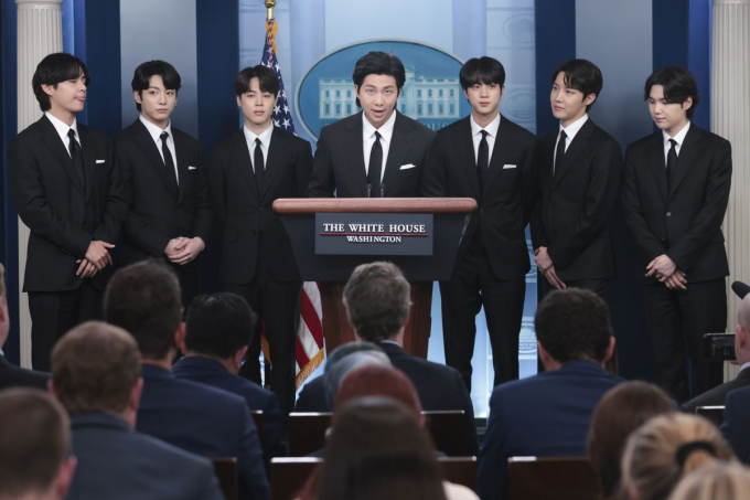 BTS đại diện giới trẻ phát biểu tại Nhà Trắng, được khen ngợi vì bài nói truyền cảm hứng