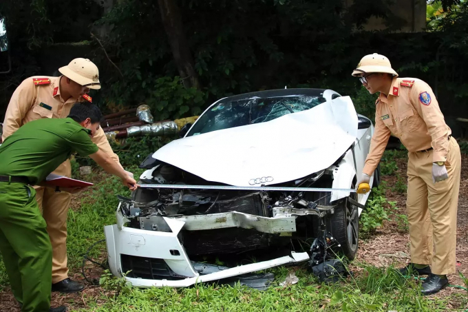 Vụ xe Audi tông chết 3 người: Khởi tố, bắt tạm giam tài xế