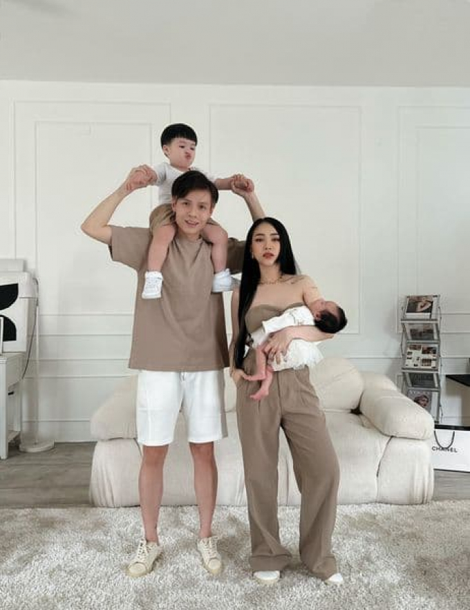 Con gái Minh Nhựa tung loạt ảnh nóng bỏng khi diện đồ bơi, vóc dáng nuột nà khiến dân tình phát ghen