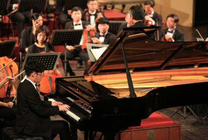 Nam sinh trúng tuyển học viện âm nhạc lớn nhất thế giới – nơi Lam Trường, con gái Mỹ Linh từng học