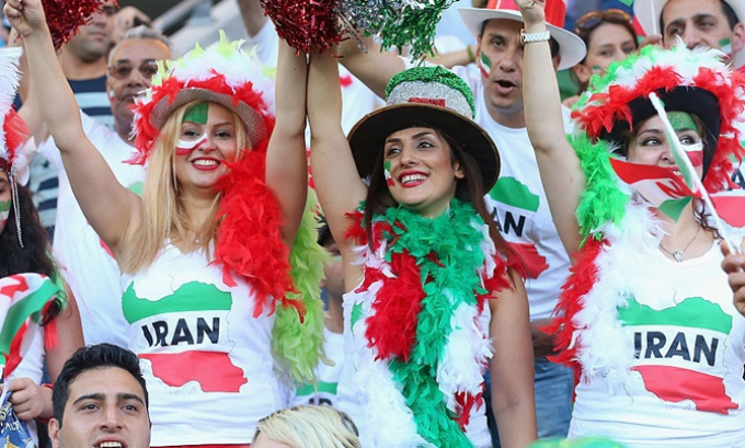 CĐV nữ Saudi Arabia, Iran bị ném đá đến chết nếu quan hệ kiểu tình một đêm ở World Cup