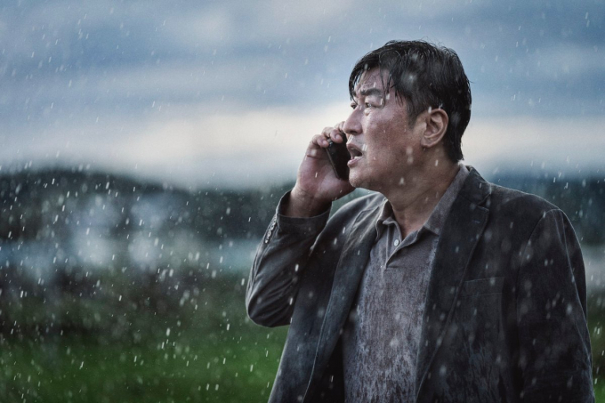 Vừa quay lại với điện ảnh, Lee Byung-hun buộc Hạ cánh khẩn cấp trên chuyến bay sinh tử