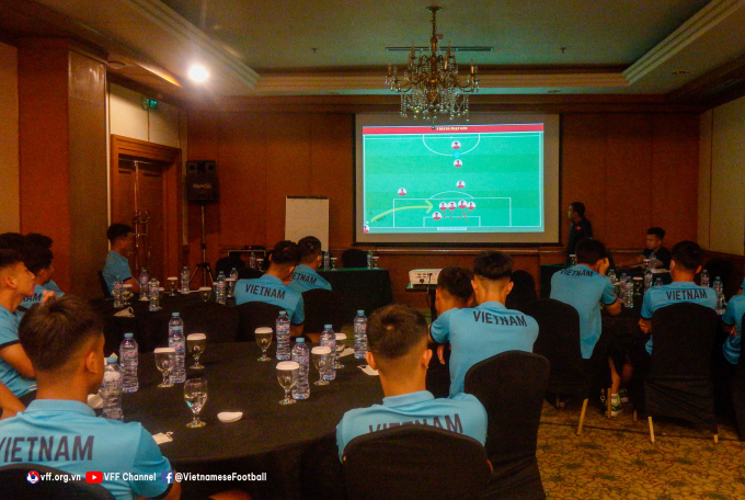 U19 Việt Nam báo tin vui từ Indonesia, HLV Đinh Thế Nam loại 4 cầu thủ