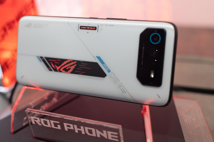 ASUS tung bộ đôi ROG Phone 6 và ROG Phone 6 Pro cho game thủ mobile thích tryhard