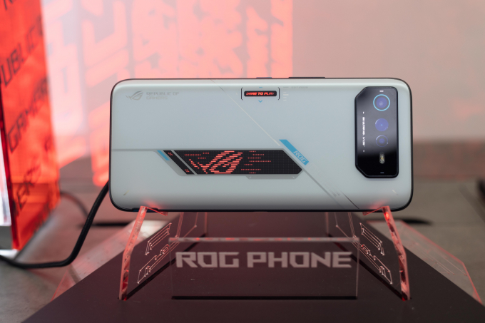 ASUS tung bộ đôi ROG Phone 6 và ROG Phone 6 Pro cho game thủ mobile thích tryhard