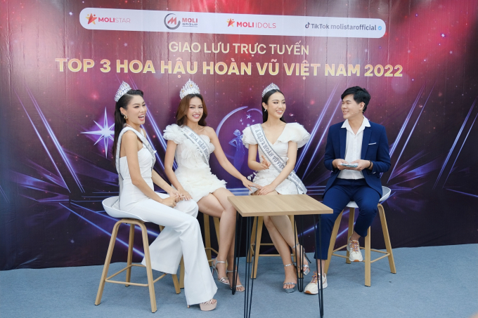 Hoa hậu Ngọc Châu bất ngờ tột độ, Á hậu Thảo Nhi xúc động rơi nước mắt ngay trên Livestream cùng Moli Group