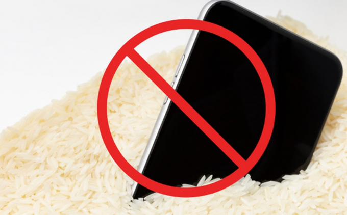 Thực hư mẹo cứu điện thoại thông minh dính nước bằng gạo