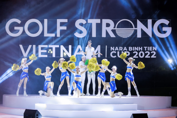 Hoa hậu Đỗ Mỹ Linh vừa diễn vedette vừa ẵm giải trong lễ bế mạc Golf Strong Vietnam 2022