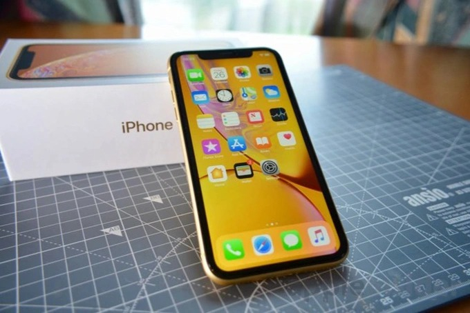 iPhone XR biến mất trên các kệ hàng chính hãng tại Việt Nam