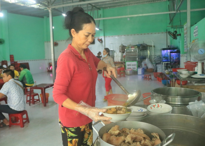 Quán bún bán kỷ lục 1.000 lít nước lèo/ngày: Bà chủ mua nhà Sài Gòn 9 tỉ