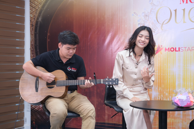 Lona Kiều Loan hát Live Acoustic liền tù tì 3 ca khúc, khoe giọng hát nội lực khiến fans trầm trồ