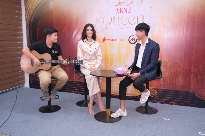 Lona Kiều Loan hát Live Acoustic liền tù tì 3 ca khúc, khoe giọng hát nội lực khiến fans trầm trồ