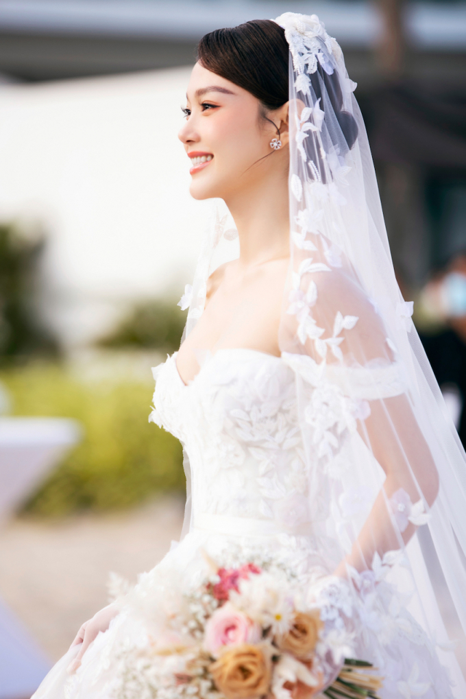 Tròn 1 tháng đám cưới, cuộc sống hôn nhân của Minh Hằng và chồng đại gia ra sao?