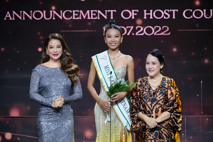 Á hậu 2 - Thạch Thu Thảo đại diện Việt Nam thi Miss Earth 2022, Hoa hậu Nông Thúy Hằng bị tước quyền?
