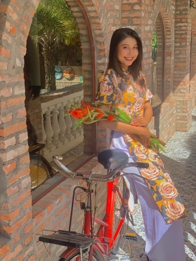 Nhan sắc đời thường đầy sức hút của Miss Earth Vietnam 2022 - Thạch Thu Thảo