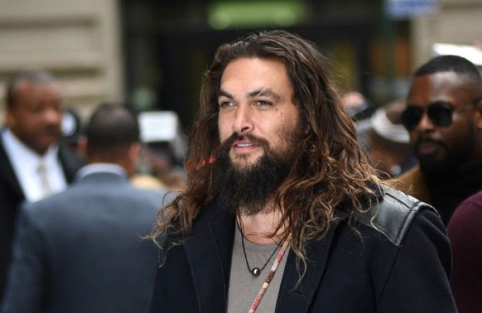 Tài tử Aquaman Jason Momoa bị tai nạn giao thông