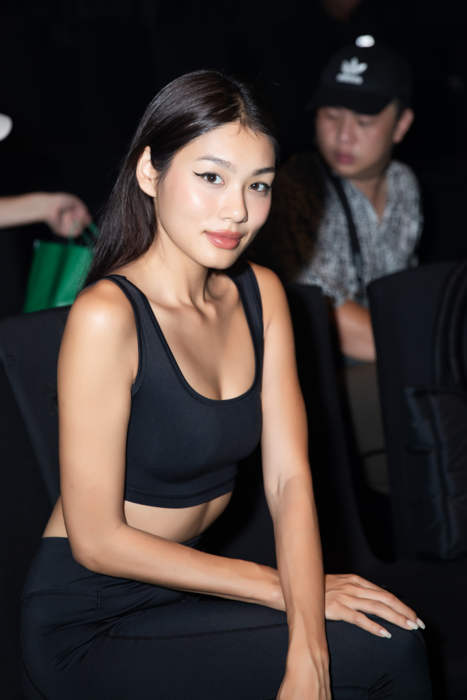 Top 3 Hoa hậu Hoàn Vũ Việt Nam đọ mặt mộc trên sàn catwalk, chiếm trọn spotlight trong buổi tổng duyệt