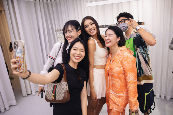 Dàn người đẹp Miss Universe Vietnam xuất hiện tại buổi ra mắt thương hiệu thời trang của á hậu Thảo Nhi