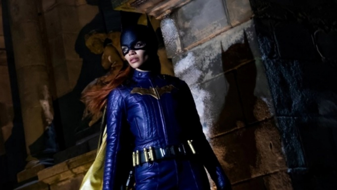 Nhọ như Batgirl: vừa quay xong thì bị Warner Bros. khai tử