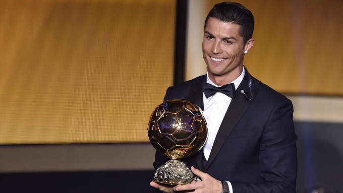 Messi bị loại sốc ở QBV 2022, Ronaldo không danh hiệu vẫn có tên