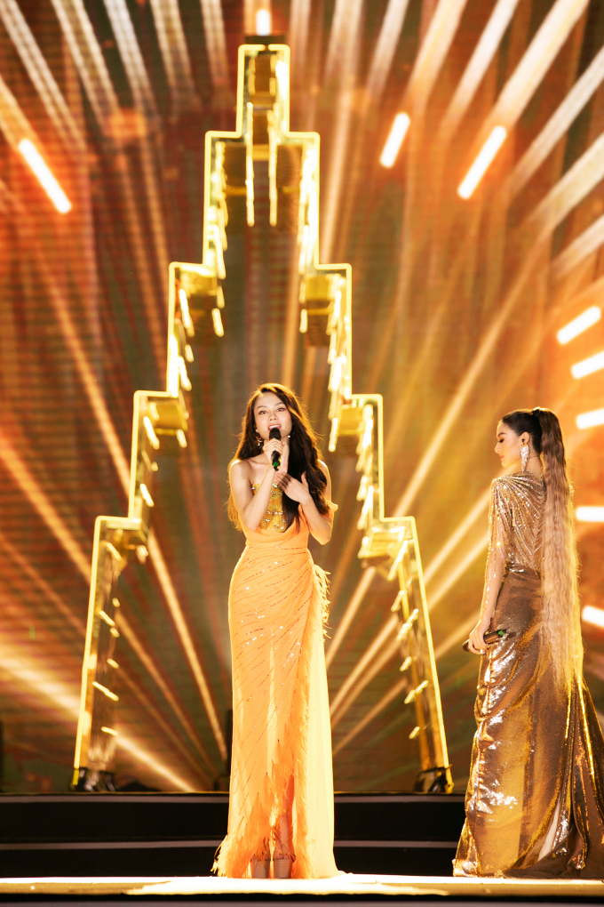 Fans bấn loạn vì màn song ca của Lona Kiều Loan cùng Tân Hoa hậu Thế giới Việt Nam - Mai Phương