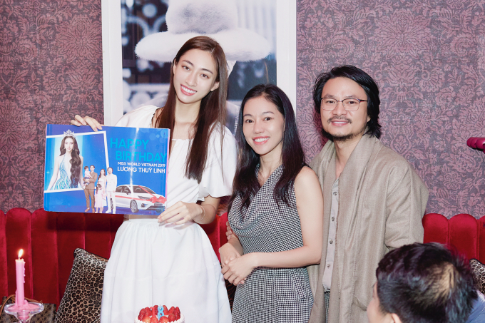 Bà trùm Hoa hậu Phạm Kim Dung “chơi lớn”, tặng xế hộp cho Lương Thùy Linh trong sinh nhật đầu tiên sau khi kết thúc nhiệm kỳ